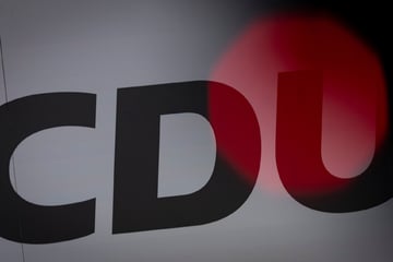 CDU wegen finanzieller Zulagen in Kritik: Staatsanwaltschaft ordnet Überprüfung an!