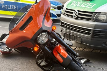 Polizei stoppt Harley-Davidson nach Verfolgungsjagd: Beamte entdecken Pistole