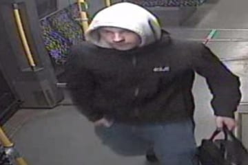 Messerattacke: Fahrgast in Straßenbahn niedergestochen: Polizei jagt Messer-Mann