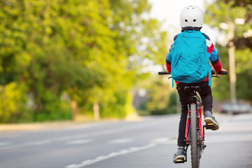 Drei Elfjährige in Coswig bedroht: Kinder mit Fahrrad werden zur Zielscheibe!