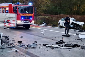 Unfall A: Tragischer Unfall auf A10: Frau kracht in Baustelle und stirbt