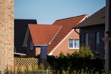 Leipzig: 22-Jährige steigt in Haus ein, stiehlt Autoschlüssel und flüchtet mit Skoda