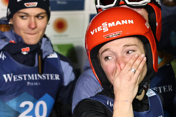 Erstmals Gold: Skispringerin Althaus krönt sich in Planica