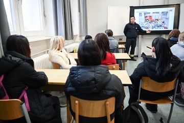 Berlin: Feuerwehrschlauch statt Füller: Schule in Neukölln bietet neues Wahlpflichtfach