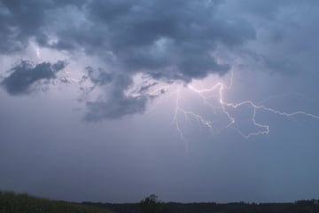 Nach Temperaturen über 30 Grad: Hitzegewitter mit Starkregen, Sturm und Hagel