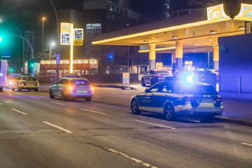 Mann rennt blutend auf die Straße: Auch sein Portemonnaie fehlt