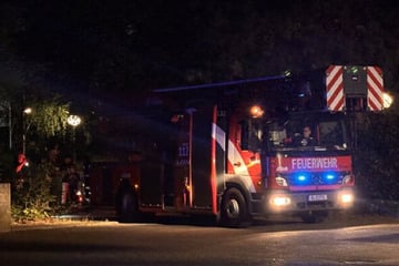 Berlin: Doppelter Feueralarm: Kellerbrand und Verpuffung halten Feuerwehr auf Trab