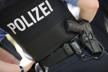 Mutmaßlich geplante Anschläge: Polizei durchsucht zwei Wohnungen
