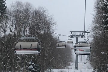 Kind stürzte mehrere Meter tief aus Skilift: Angeklagter weißt Vorwürfe zurück