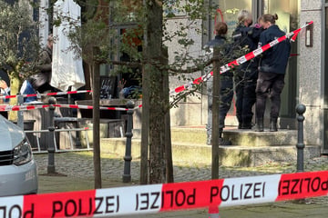 Schon wieder Schüsse in Hamburg: Polizei an iranischer Bank im Einsatz, Zeugen gesucht