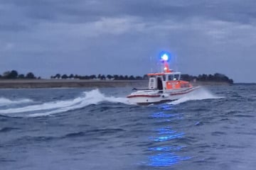 Kiter vor Anbruch der Dunkelheit aus der Ostsee gerettet