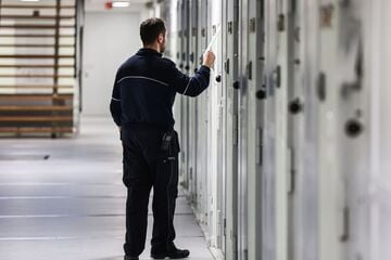 Brisanter Bericht enthüllt: So viele Handys wurden seit 2022 in NRW-Knästen entdeckt