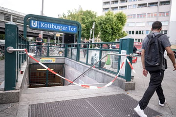 Berlin: Brennpunkt Kottbusser Tor: Mann greift Polizist mit Holzlatte an