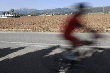 Streit auf Mallorca: Autofahrer rammt absichtlich deutschen Radler!
