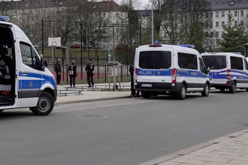 Chemnitz: Sie gingen mit Steinen und Flaschen aufeinander los: Massenschlägerei unter Teenagern in Chemnitz!