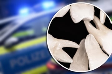35 menschliche Zähne auf Gehweg: Gruseliger Fund gibt Polizei Rätsel auf
