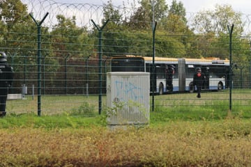 Leipzig: Bus instead of stadium: Dozens of Chemie Leipzig fans arrested by police