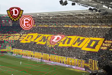 Dynamo gegen Düsseldorf live: Protest vorbei! SGD-Fans packen die Choreo aus