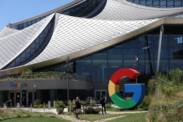 Google urged to step up efforts to demonetize climate falsehoods