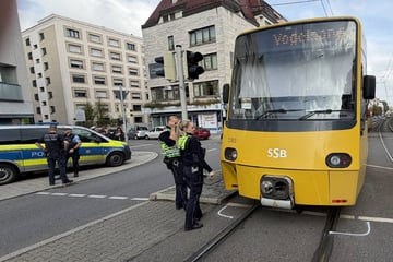 Stadtbahn erfasst Fußgänger in Stuttgart: 21-Jähriger schwer verletzt