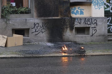 Chemnitz: Feuerwehreinsatz in Chemnitz: Kind zündet Matratze an