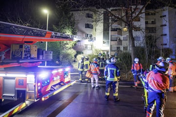Stuttgart: Frau (†77) kommt bei Feuer in Mehrfamilienhaus ums Leben