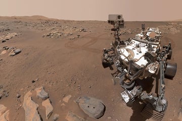 NASA rover makes unexpected discovery with first evidence of lightning on Mars!