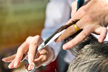 Ohne Begründung: In diesem Land sollen alle Friseursalons für Frauen dicht gemacht werden