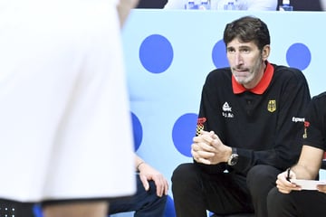 "Noch nie solche Schmerzen": So ging es Basketball-Bundestrainer während der EM wirklich