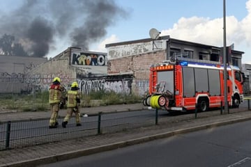Berlin: Brand in Neuköllner Autohaus: Feuerwehr muss zweimal am selben Tag ausrücken