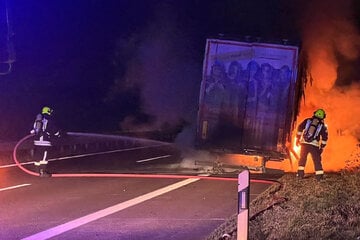 Laster fängt nach Plattfuß Feuer: A36 am Morgen gesperrt