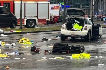 Mit Mini in Demo gerast: Lebenslange Haft nach Auto-Anschlag in München