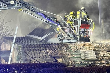 Großbrand in Pforzheim: Zwei Verletzte und 100.000 Euro Schaden