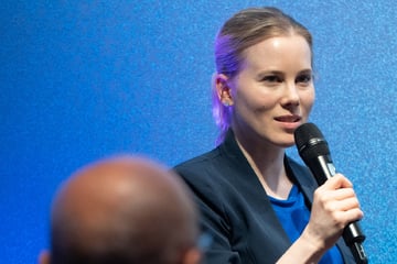 TV-Comeback nach Rauswurf: Julia Ruhs moderiert "Klar" – und behandelt heikles Thema