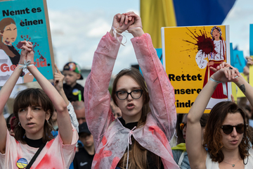Berlin: Nächste Demo gegen Krieg in der Ukraine: Hunderte Menschen gehen auf die Straße