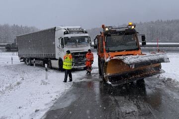 Schnee und Glätte sorgen für Unfälle in Bayern