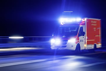 Unfall A1: Mann will Autobahn überqueren, dann erfasst ihn ein Auto