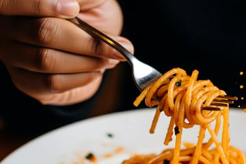 Vom kleinen Hunger überrascht: Einbrecher kochen Nudeln im Schwimmbad