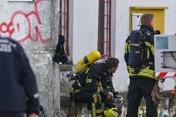 Leipzig: Feuerwehr machte brisante Entdeckung bei Löscharbeiten im Leipziger Westen: 55-Jähriger in Haft
