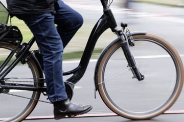 Volkswagen erfasst Radfahrer: 54-Jähriger stirbt