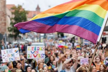 Nach Anschlag in Berlin: Rekord-Teilnahme beim CSD in Nürnberg