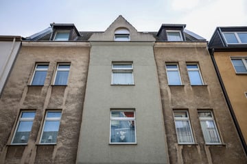 Mädchen (12) greift Beamte mit Messern an - Polizei schießt!