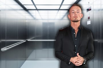 Nach wilden Zungenspielchen im Aufzug: Deutscher WWE-Star von Polizei festgenommen