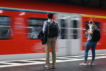 Frankfurt: Mitten im Frankfurter City-Tunnel: S-Bahn steht plötzlich komplett still