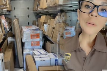 Paketbotin bekommt dämliche Frage gestellt: Ihre Antwort könnte besser nicht sein