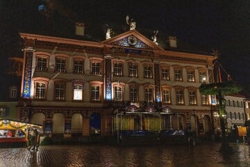 Weltgrößtes Adventskalenderhaus öffnet erstes Fenster