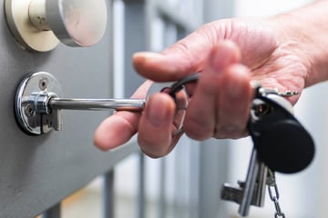 Senior nach mutmaßlichem Angriff auf Ehefrau in U-Haft