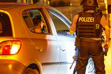 Schüsse auf offener Straße: Mann (34) in Klinik
