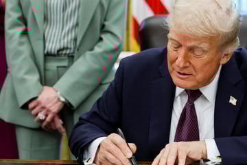 Trump signs memo unleashing National Guard and feds on Memphis