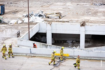 Tragischer Arbeitsunfall: Bauarbeiter wird von Betonplatte verschüttet und stirbt